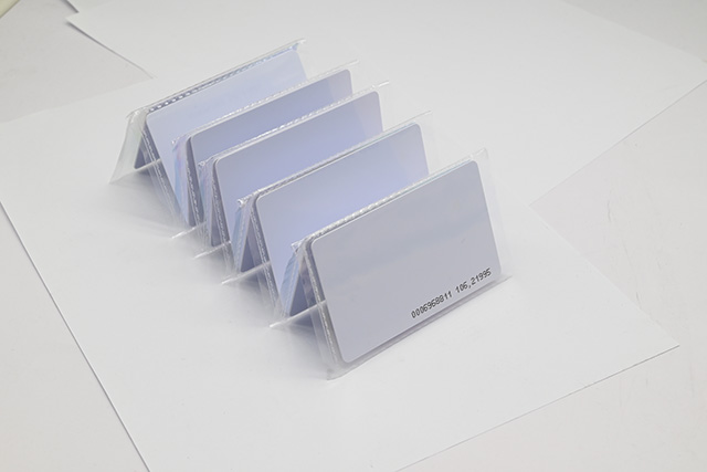 【解答】為什么IC卡要做初始化工作，而ID卡不用