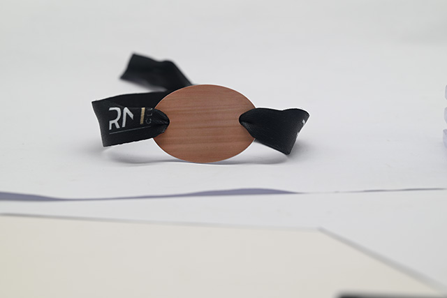 由于智能卡存儲能力強，可以存儲電子現金等網絡貨幣