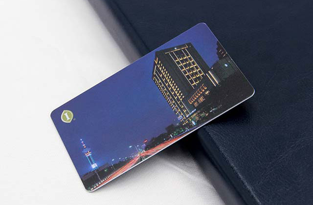 讓顧客辦理會員卡的目的，是吸引新顧客